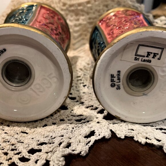 Fitz and Floyd Christmas Salt and Pepper Shakers - Picture 4 of 8